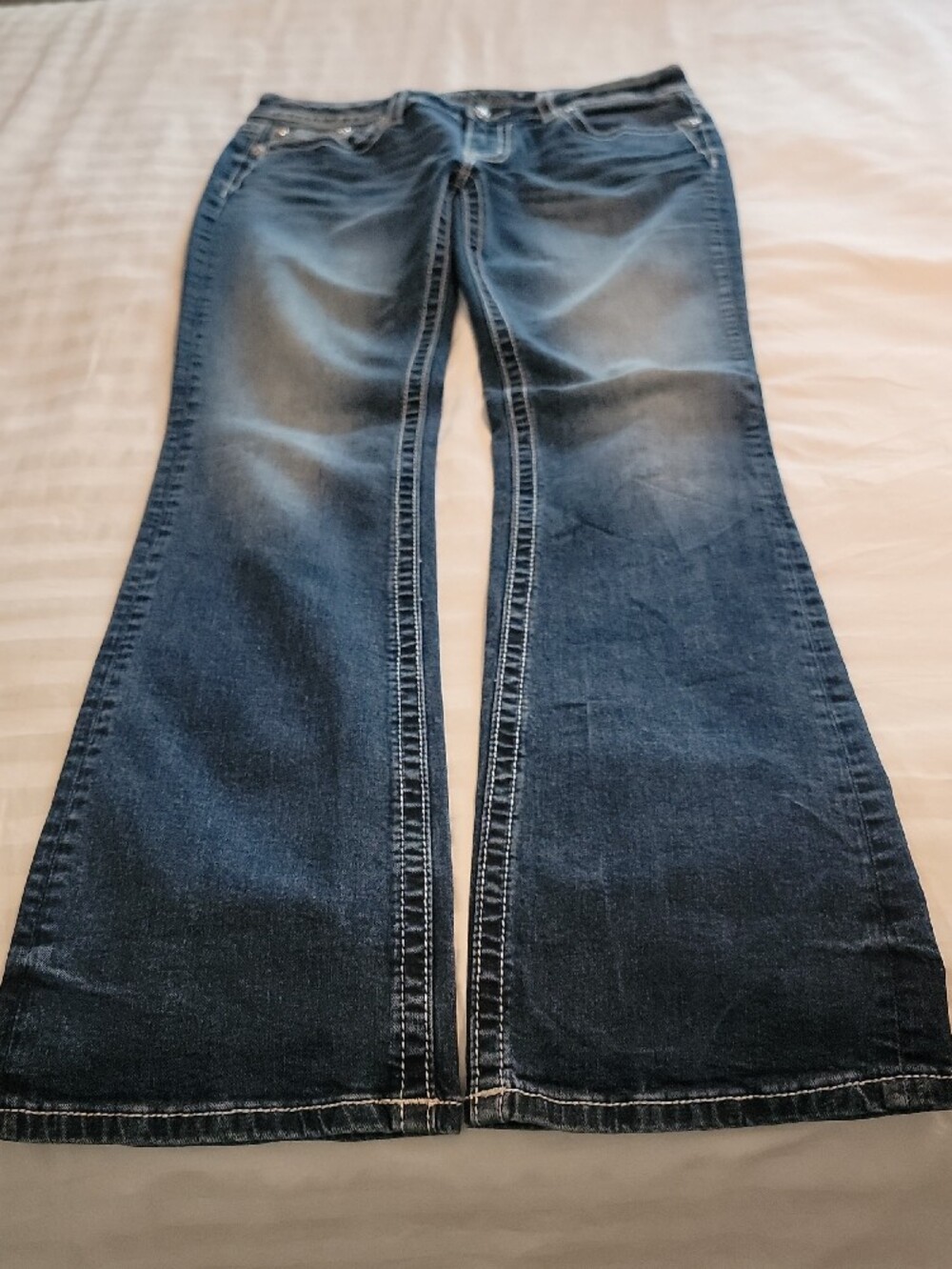 Miss Me Floral & Plaid W/Stone Embellishments Medium Wash Boot Cut Jeans, Sz 30 - Picture 9 of 13